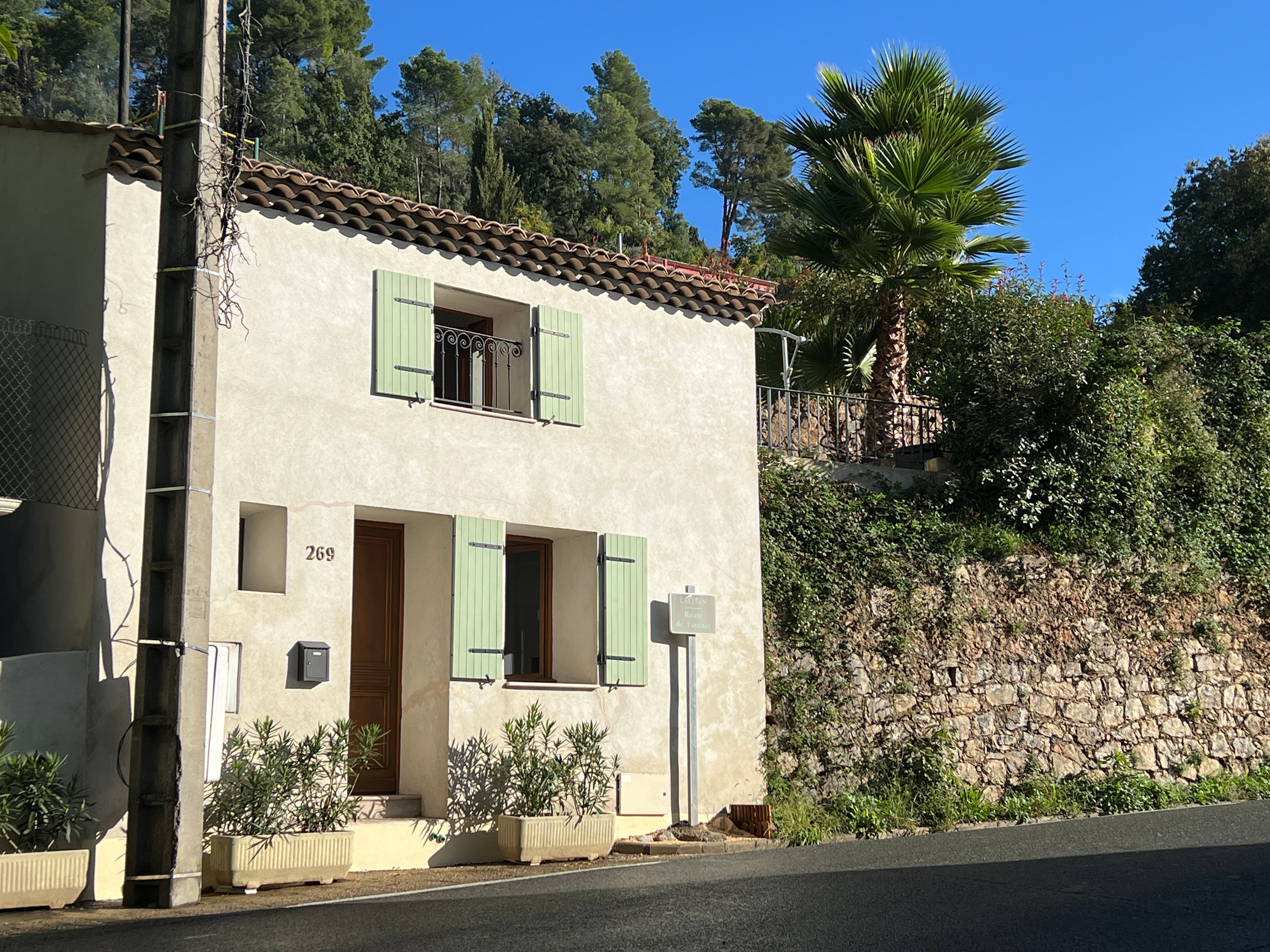 MAISON INDIVIDUELLE - DEUX CHAMBRES - PRESTATIONS INTÉRIEURES ET EXTÉRIEURES DE QUALITÉ -  BELLE PIÈCE À VIVRE LUMINEUSE - PROCHE ÉCOLE ET CENTRE VILLAGE