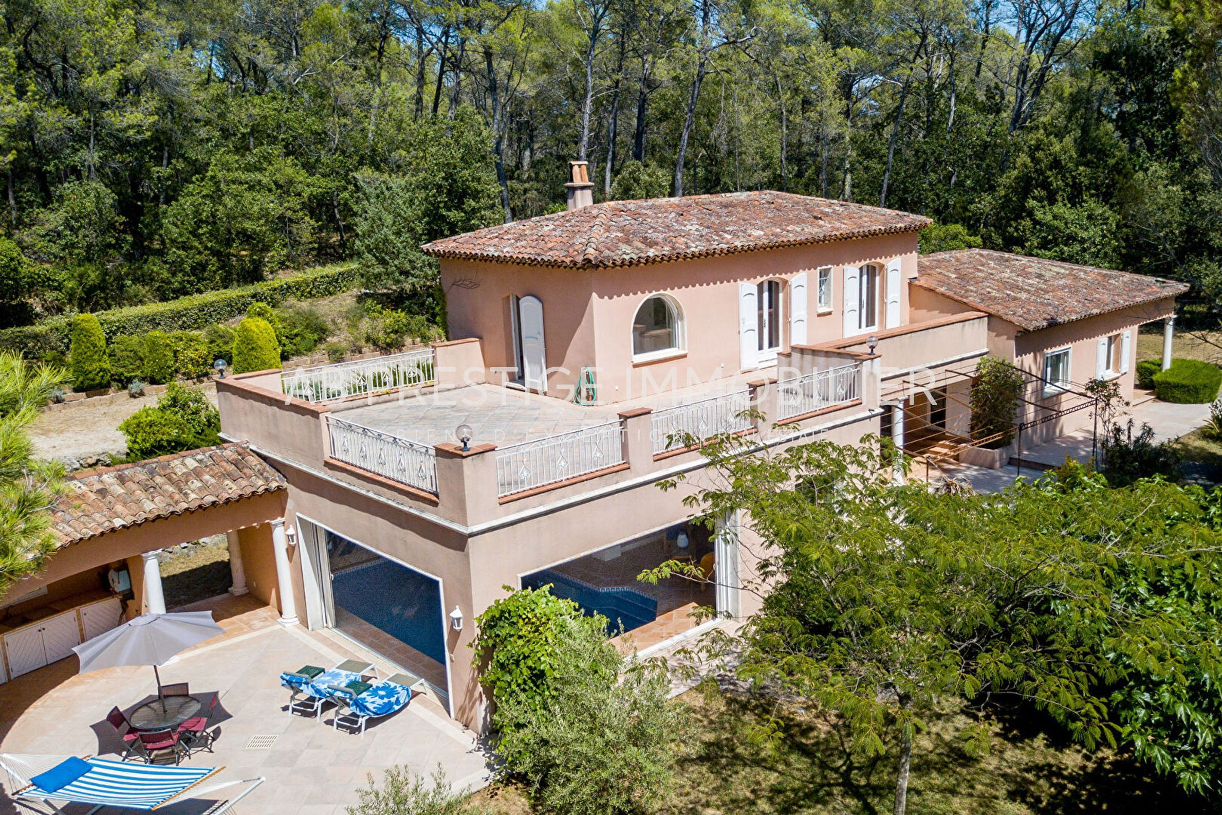 VENTE : villa de 230 m² à SEILLANS